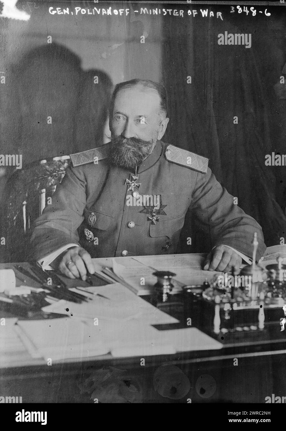 General Polivanoff, Kriegsminister, Foto zeigt Alexi Andrejewitsch Poliwanow, der von Juni 1915 bis März 1916 Kriegsminister war. 1915 und ca. 1916, Glasnegative, 1 negativ: Glas Stockfoto