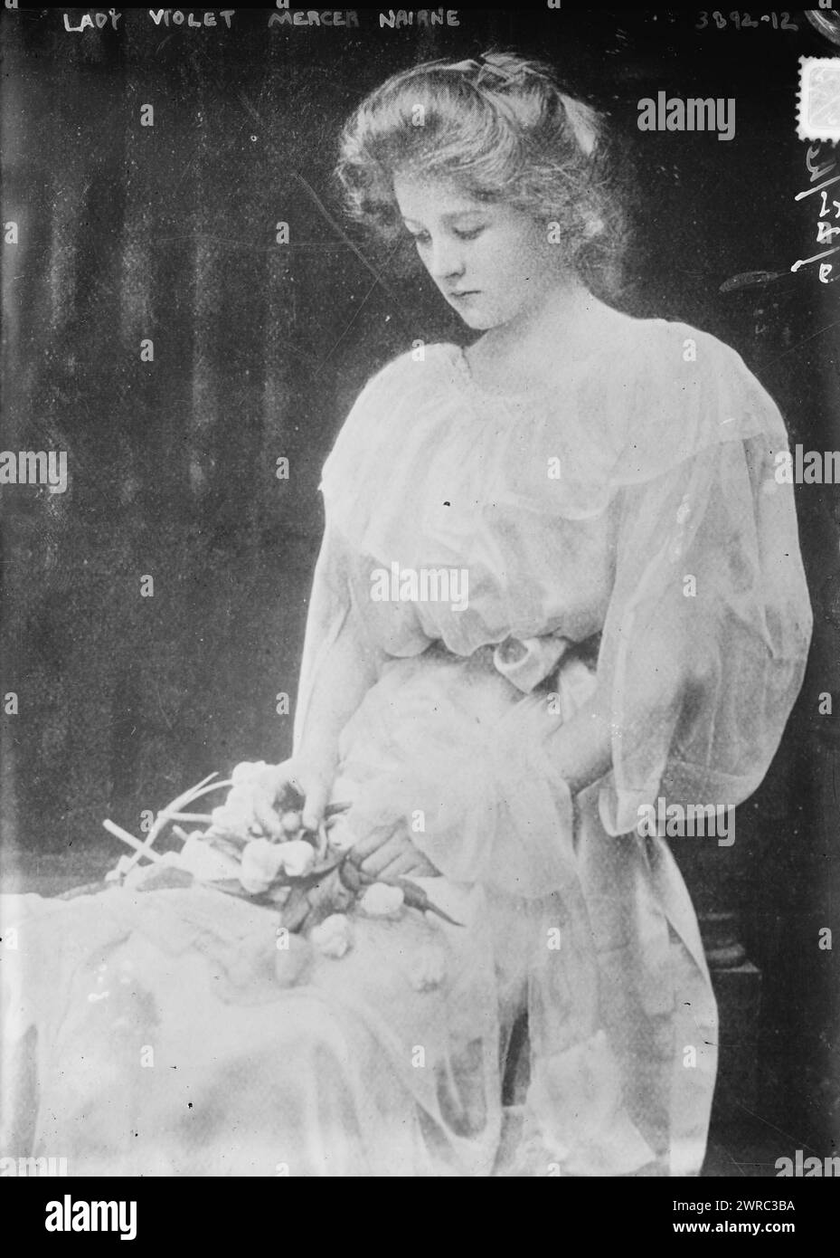 Lady Violet Mercer Nairne, zwischen ca. 1915 und ca. 1920, Glasnegative, 1 negativ: Glas Stockfoto