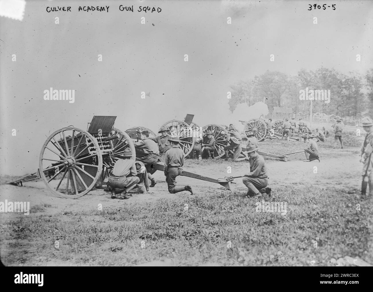 Culver Academy Gun Squad, zwischen ca. 1915 und ca. 1920, Glasnegative, 1 negativ: Glas Stockfoto
