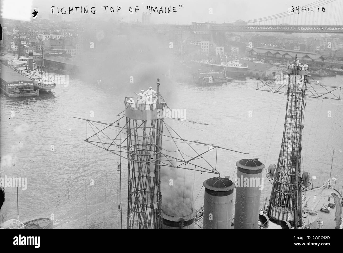 Fighting Top of MAINE, Foto zeigt Zivilisten auf einer Trainingsfahrt in den USA Maine, wo sie lernten, Seeleute im Rahmen der Preparedness-Bewegung zu sein, bevor die Vereinigten Staaten in den Ersten Weltkrieg eintraten Das Schiff verließ den Hafen von New York im August 1916., 1916. August, Glass negative, 1 negative: Glass Stockfoto