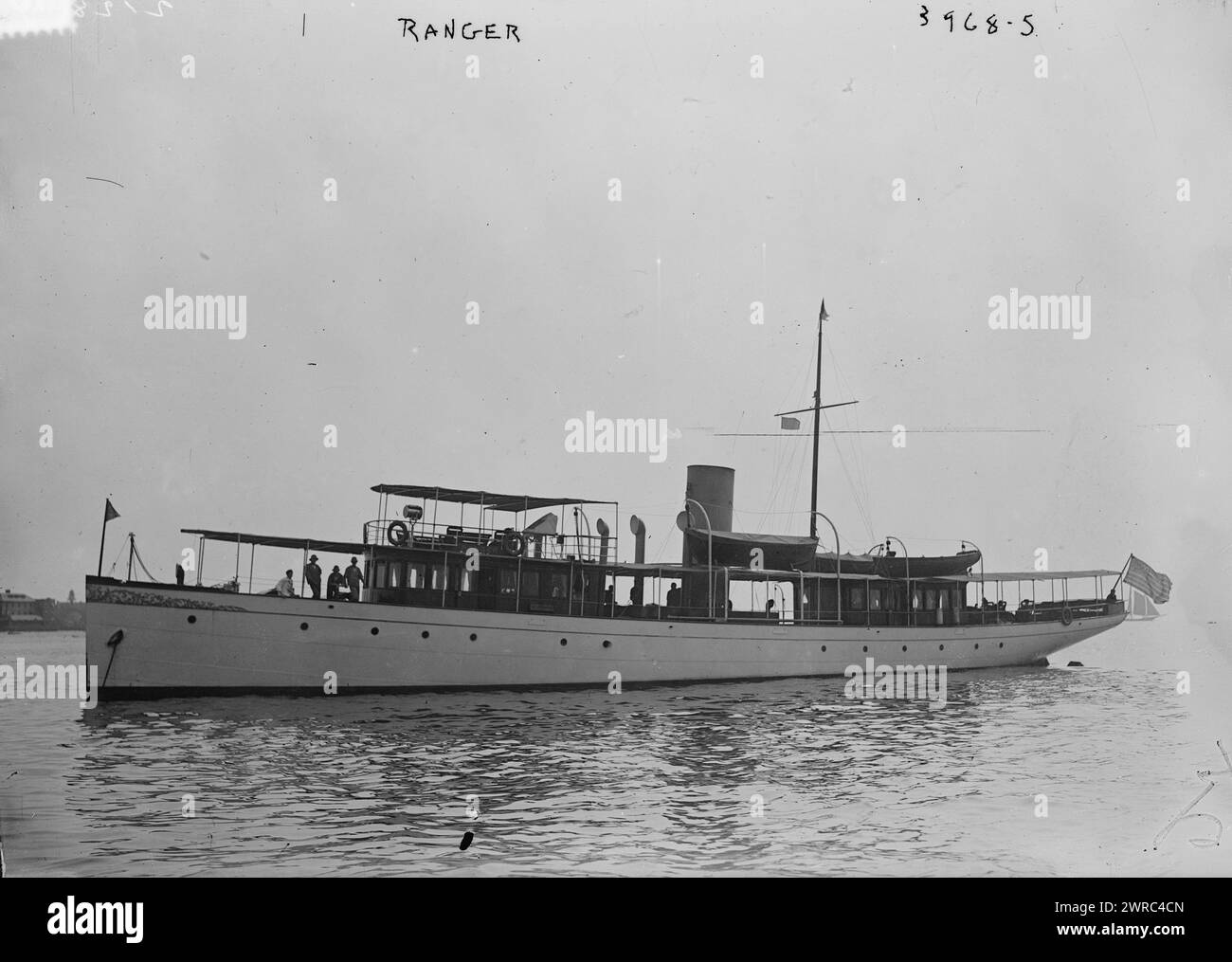 RANGER, Foto zeigt die Yacht Ranger, während der Woche der Marinemanöver in New York im September 1916. Das Boot wurde 1917 zum U.S. Navy Ranger, einem Patrouillenschiff der US Navy, 1916. September, Glass negative, 1 negative: Glass Stockfoto