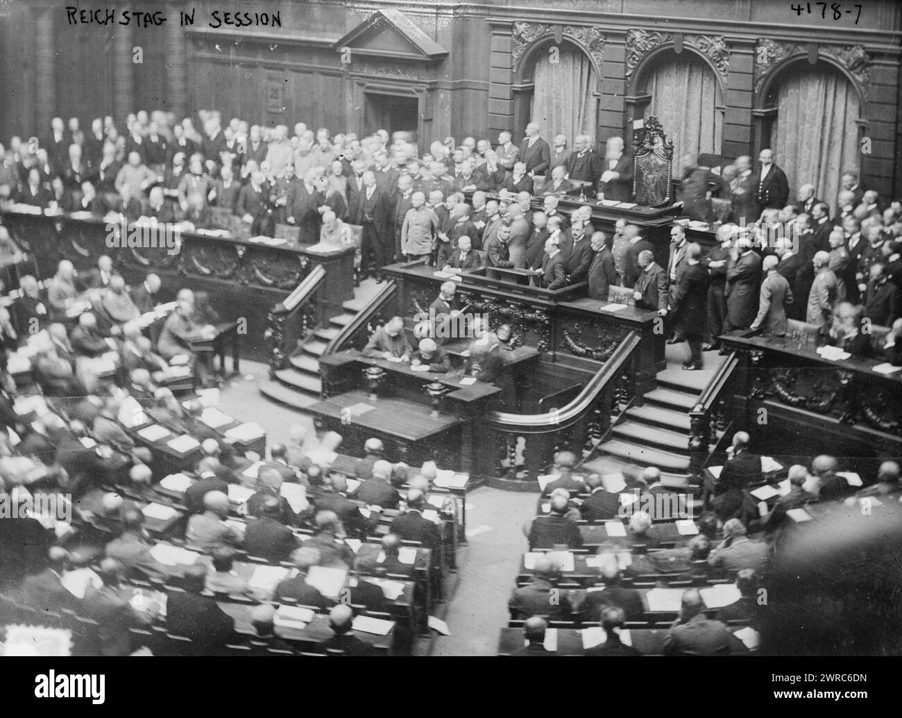 Reichstag in Sitzung, zwischen ca. 1915 und ca. 1920, Glasnegative, 1 negativ: Glas Stockfoto