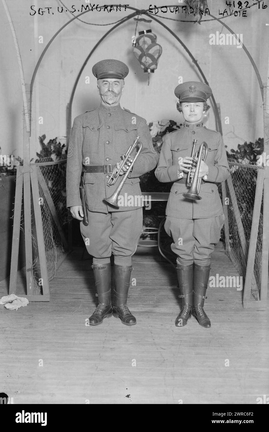 Sgt. U.S. Mygrant, Edouardina, d. h. Edwardina Lavoie, Foto zeigt Edwardina Lavoie, Bugler der 1st Field Artillery der New York National Guard, die einzige bekannte Frau in einer Armeeband., 29. April 1917, Glass negative, 1 negative: Glass Stockfoto Sgt. U.S. Mygrant, Edouardina, d. h. Edwardina Lavoie, Foto zeigt Edwardina Lavoie, Bugler der 1st Field Artillery der New York National Guard, die einzige bekannte Frau in einer Armeeband., 29. April 1917, Glass negative, 1 negative: Glass Stockfoto