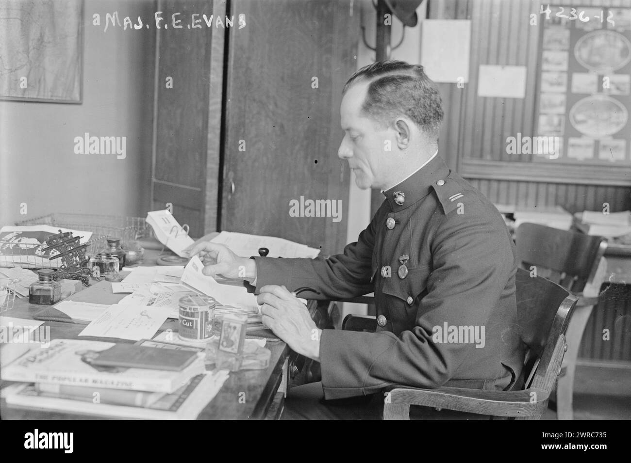 Major. F.E. Evans, Foto zeigt Captain Frank Edgar Evans (1876–1941), der als Offizier im United States Marine Corps diente und für die Rekrutierung des Marine Corps für New York während des Ersten Weltkriegs verantwortlich war, 12. Juni 1917, Glass negative, 1 negative: Glass Stockfoto