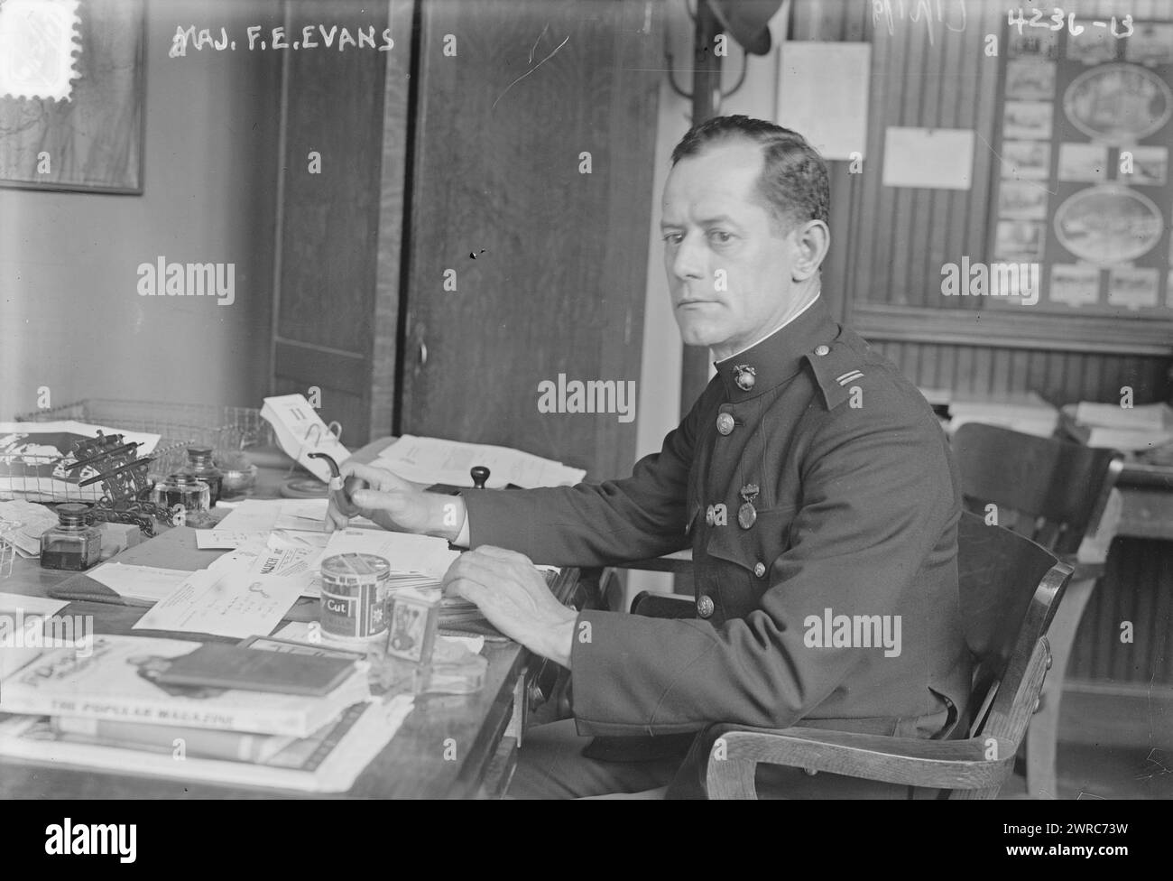 Major. F.E. Evans, Foto zeigt Captain Frank Edgar Evans (1876–1941), der als Offizier im United States Marine Corps diente und für die Rekrutierung des Marine Corps für New York während des Ersten Weltkriegs verantwortlich war, 12. Juni 1917, Glass negative, 1 negative: Glass Stockfoto
