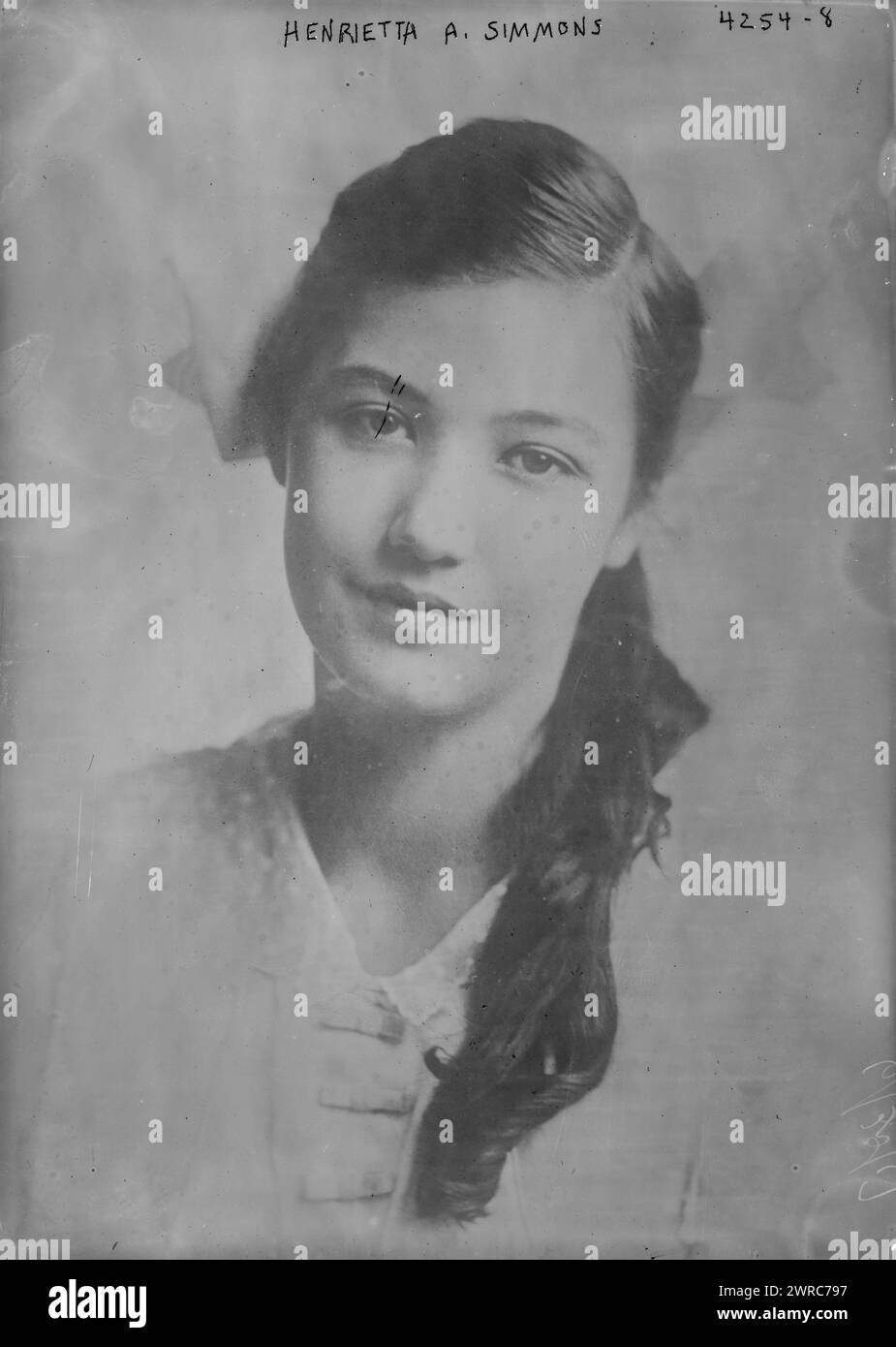 Henrietta A. Simmons, d.h. Simons, Foto zeigt Henrietta Amelia Simons (1903–1997), Enkelin des Gouverneurs Moses Alexander von Idaho, der die Sponsorin des Schlachtschiffs Idaho war. 1915 und ca. 1920, Glasnegative, 1 negativ: Glas Stockfoto