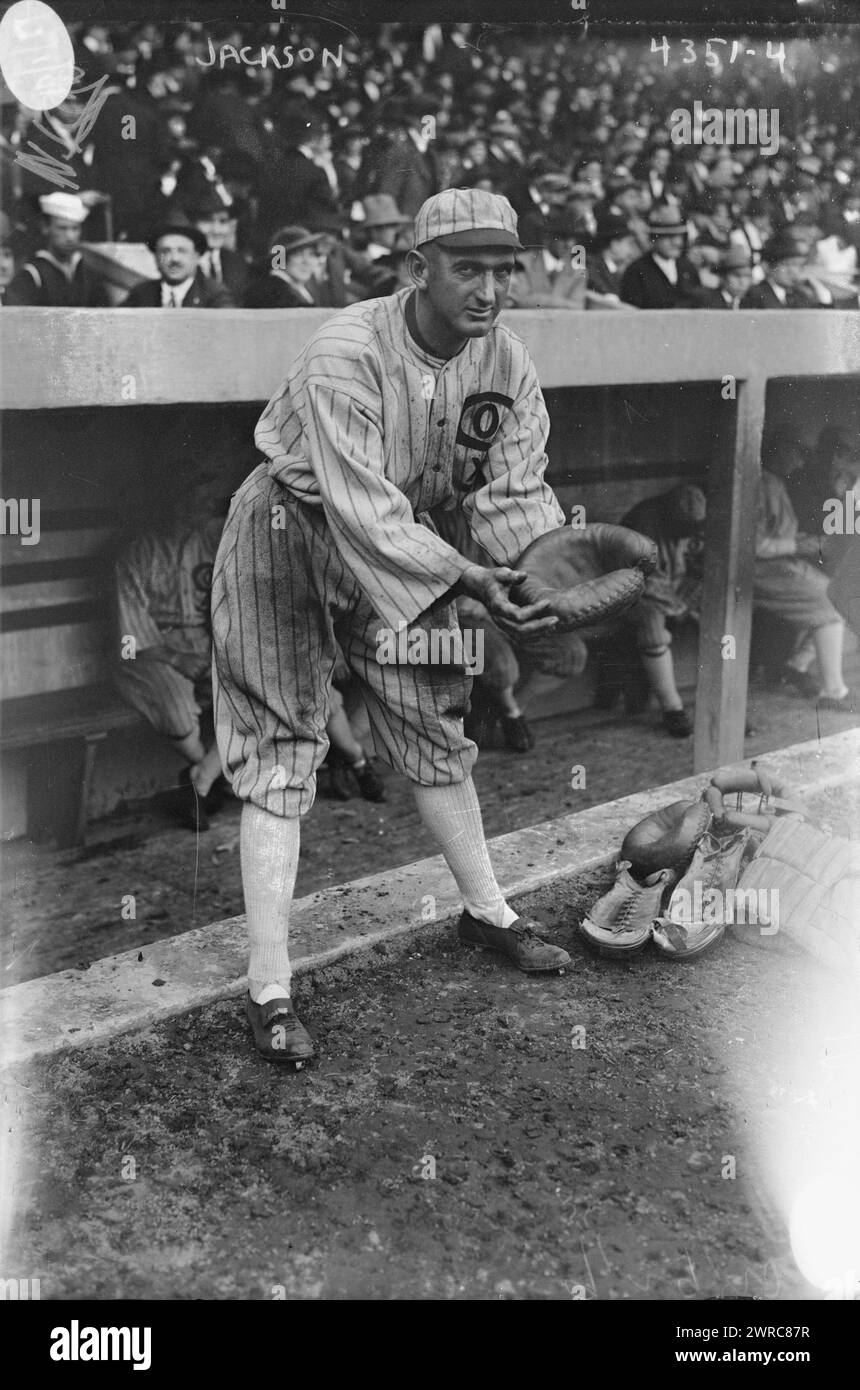 Shoeless Joe Jackson, posiert als Catcher, Chicago AL (Baseball), 1917, Glass negative, 1 negativ: Glas Stockfoto