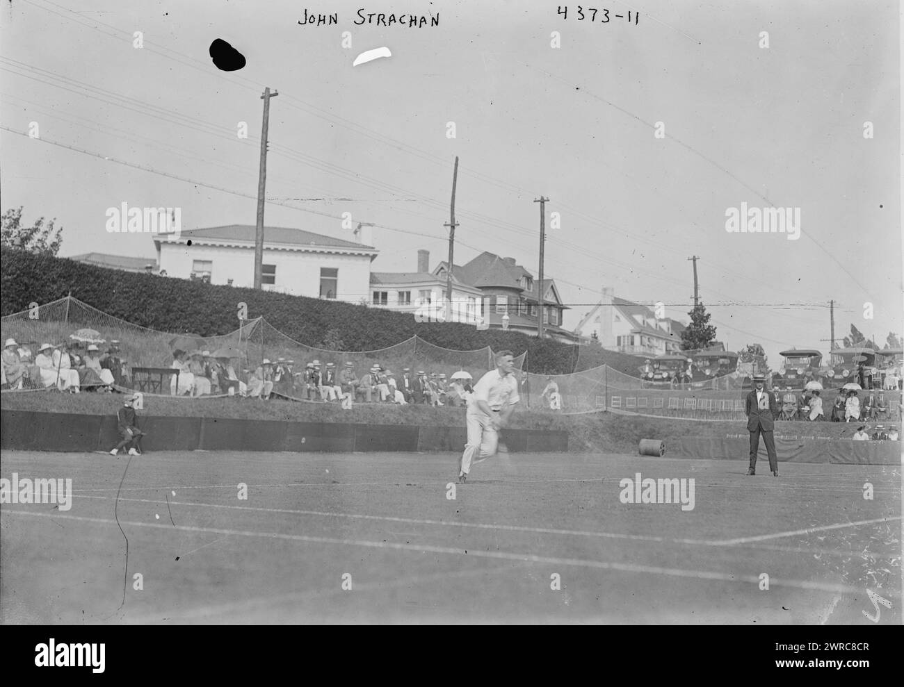 John Strachan, Foto zeigt den US-amerikanischen Tennisspieler John Richard Strachan (1895–1970)., zwischen ca. 1915 und ca. 1920, Glasnegative, 1 negativ: Glas Stockfoto