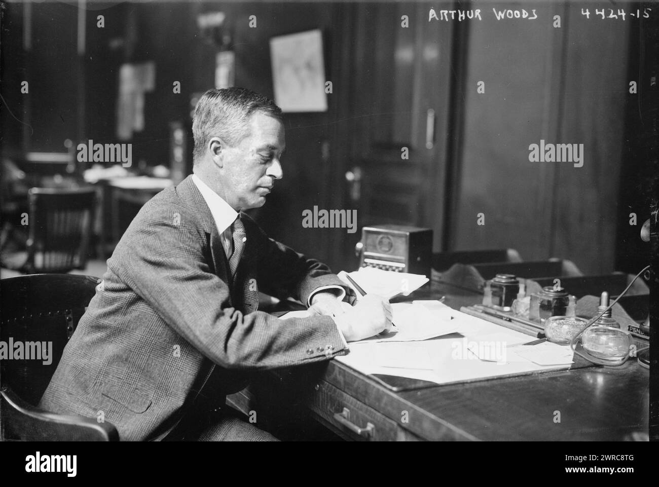 Arthur Woods, Foto zeigt Colonel Arthur Hale Woods (1870–1942), der 1914 New York City Police Commissioner wurde. 1917 wurde er stellvertretender Direktor des Komitees für Öffentlichkeitsarbeit über ausländische Propaganda zwischen CA. 1915 und ca. 1920, Glasnegative, 1 negativ: Glas Stockfoto