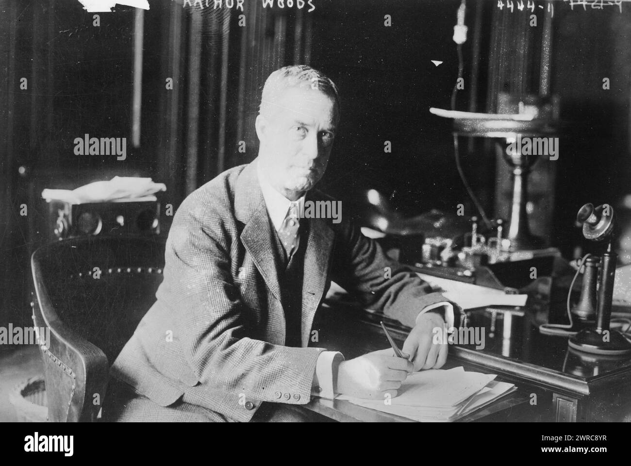Arthur Woods, Foto zeigt Colonel Arthur Hale Woods (1870–1942), der 1914 New York City Police Commissioner wurde. 1917 wurde er stellvertretender Direktor des Komitees für Öffentlichkeitsarbeit über ausländische Propaganda zwischen CA. 1915 und ca. 1920, Glasnegative, 1 negativ: Glas Stockfoto