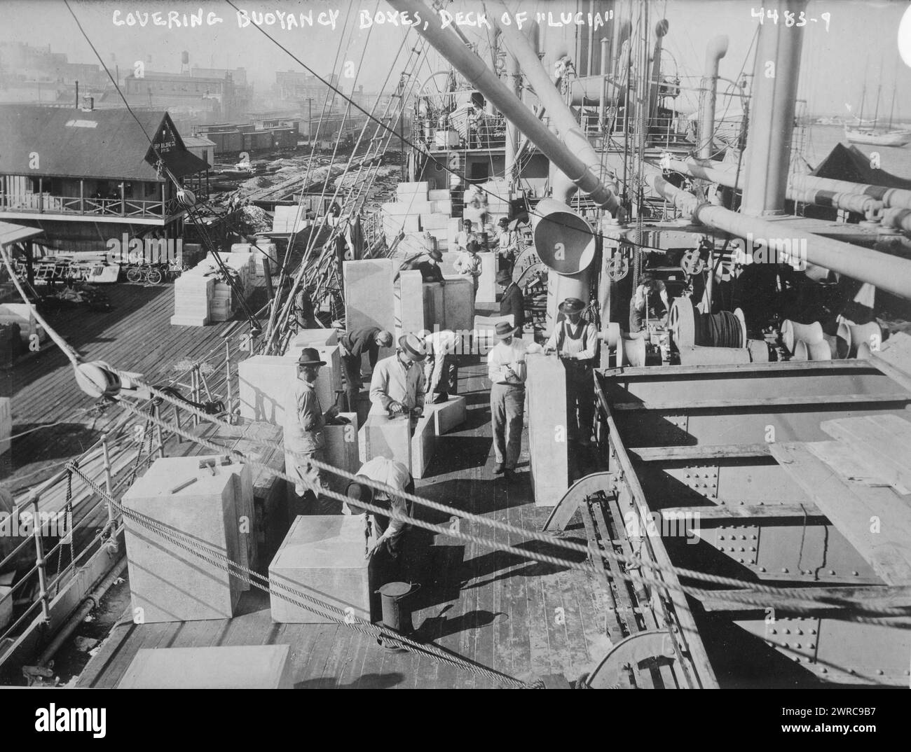 Schwimmboxen, Deck von LUCIA, zwischen ca. 1915 und ca. 1920, Glasnegative, 1 negativ: Glas Stockfoto