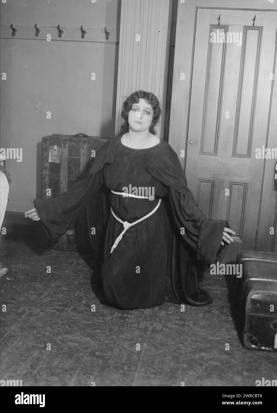 Muzio, Foto zeigt die italienische Opernsängerin Claudia Muzio (1889-1936)., zwischen ca. 1915 und ca. 1920, Glasnegative, 1 negativ: Glas Stockfoto