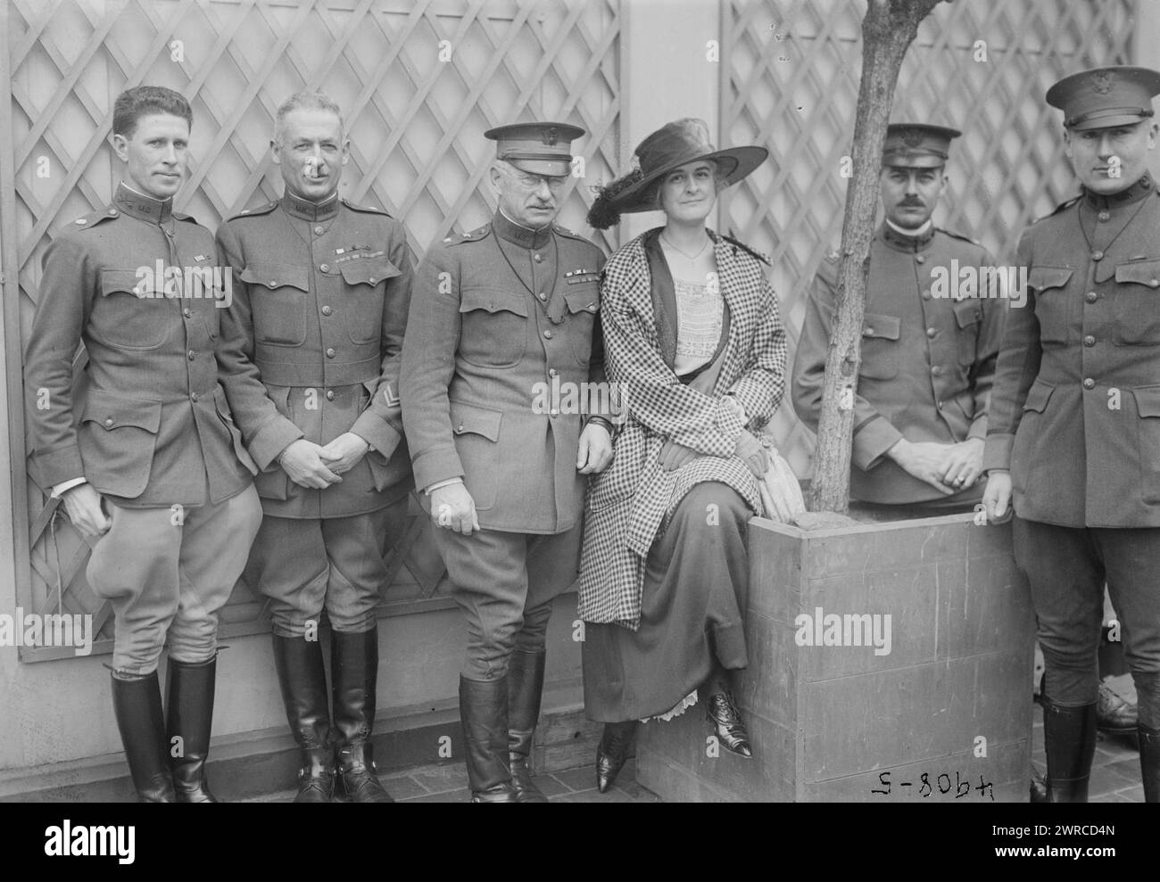Oberstleutnant J.B. Johnson, Gen. E.B. Winans, Gen. W.G. Haan und Ehefrau, Oberstleutnant R.M. Beck, Capt. D.D. Thompson, zwischen ca. 1915 und ca. 1920, Glasnegative, 1 negativ: Glas Stockfoto