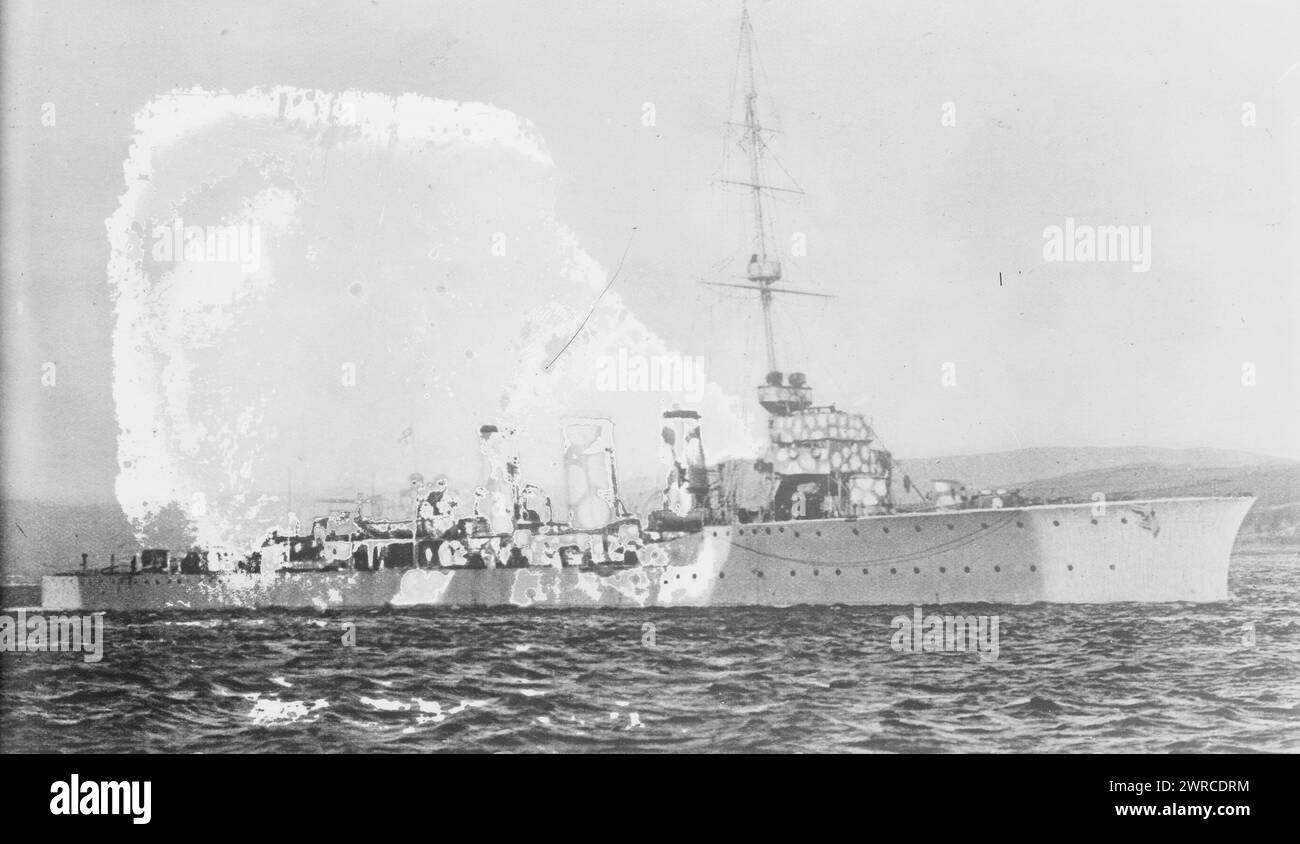 ROYALIST, Foto zeigt die HMS Royalist, ein leichter Kreuzer, der während des Ersten Weltkriegs in der Royal Navy diente, zwischen ca. 1915 und ca. 1920, Glasnegative, 1 negativ: Glas Stockfoto