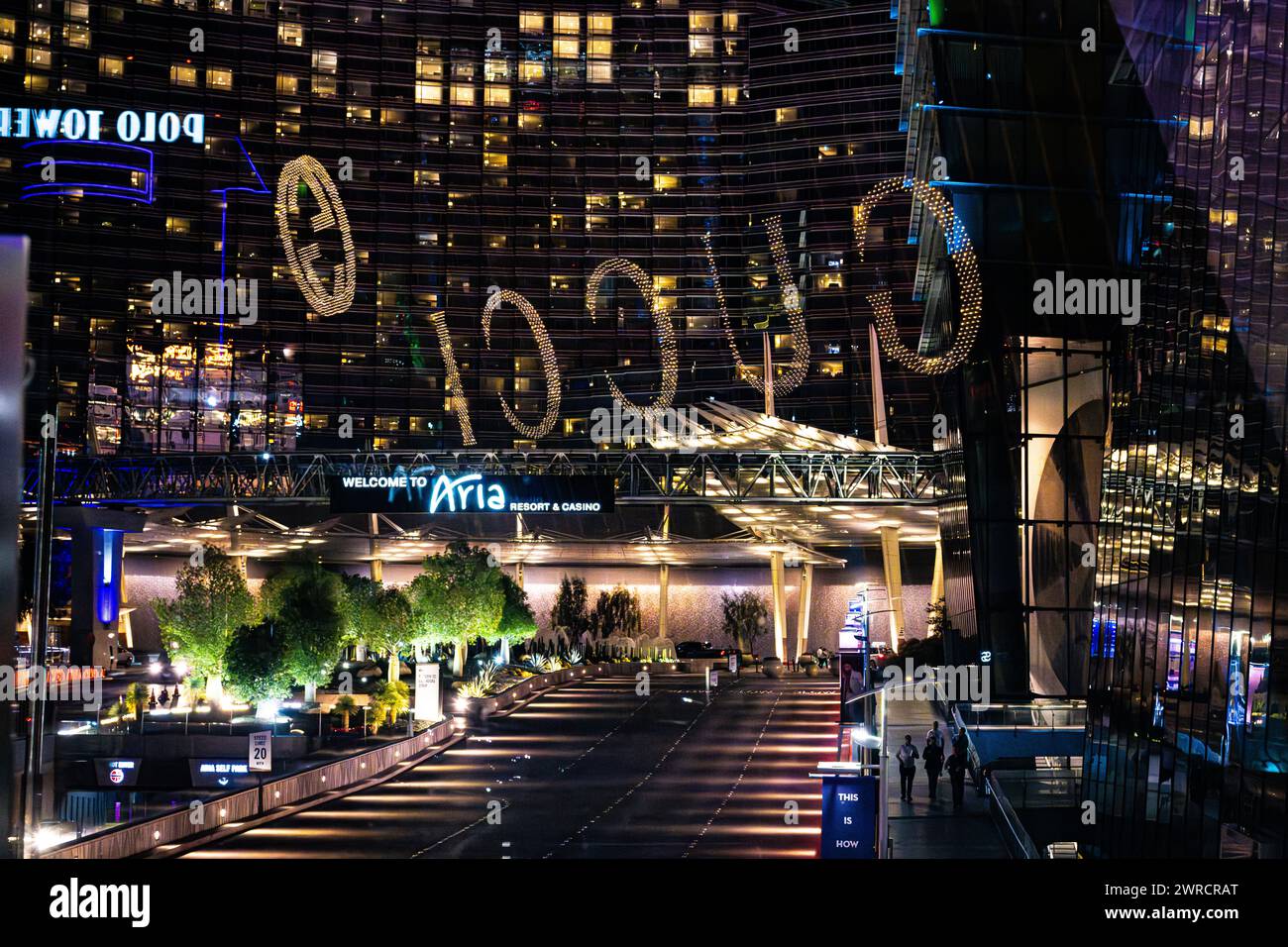 Las Vegas Boulevard Strip Casino bei Nacht 2024 - Nevada City Lichter bunte Schilder und Touristenattraktionen in der Nähe beliebter Kasinos Stockfoto