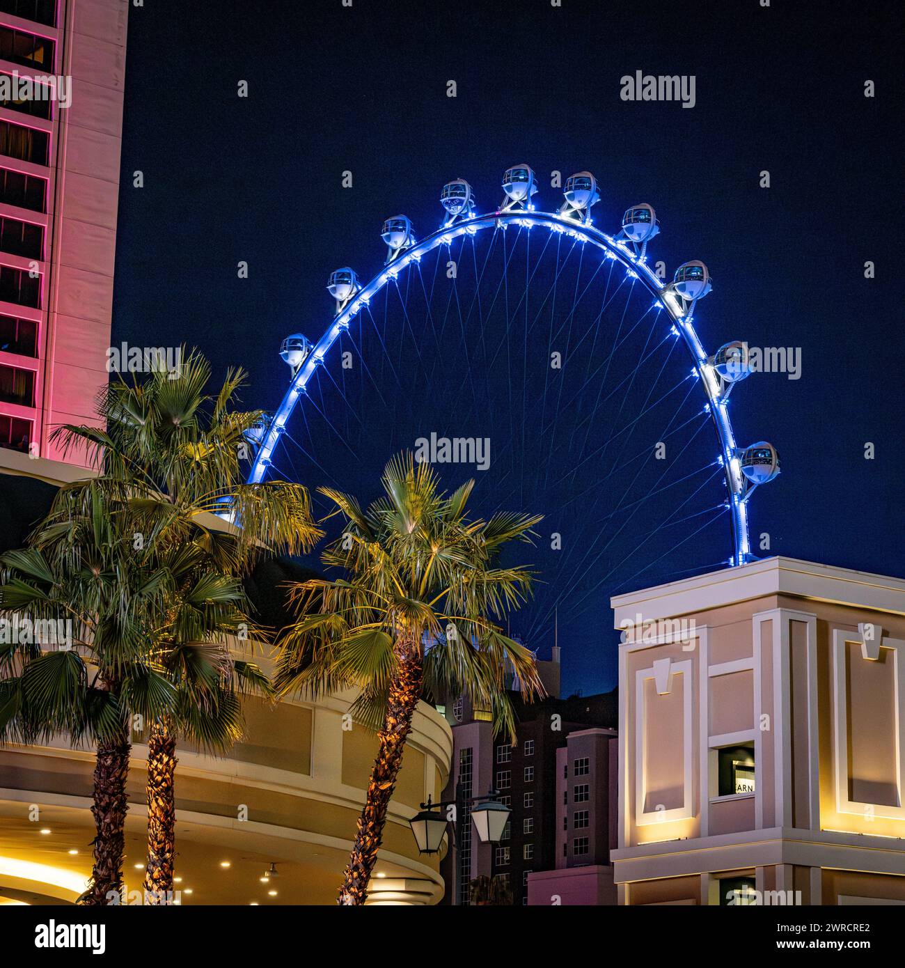 Las Vegas Boulevard Strip Casino bei Nacht 2024 - Nevada City Lichter bunte Schilder und Touristenattraktionen in der Nähe beliebter Kasinos Stockfoto