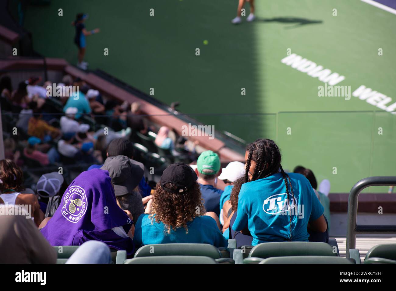 2024 Indian Wells Open, Stadium 2, die Sitzplätze sind voller jubelnder Fans Stockfoto