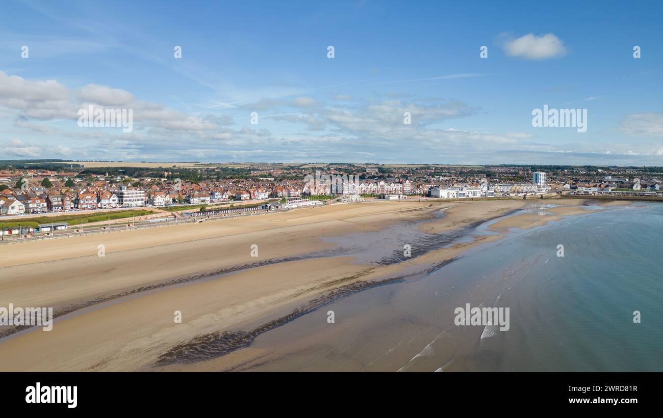 Blick aus der Vogelperspektive auf Bridlington South Beach und das Meer Stockfoto