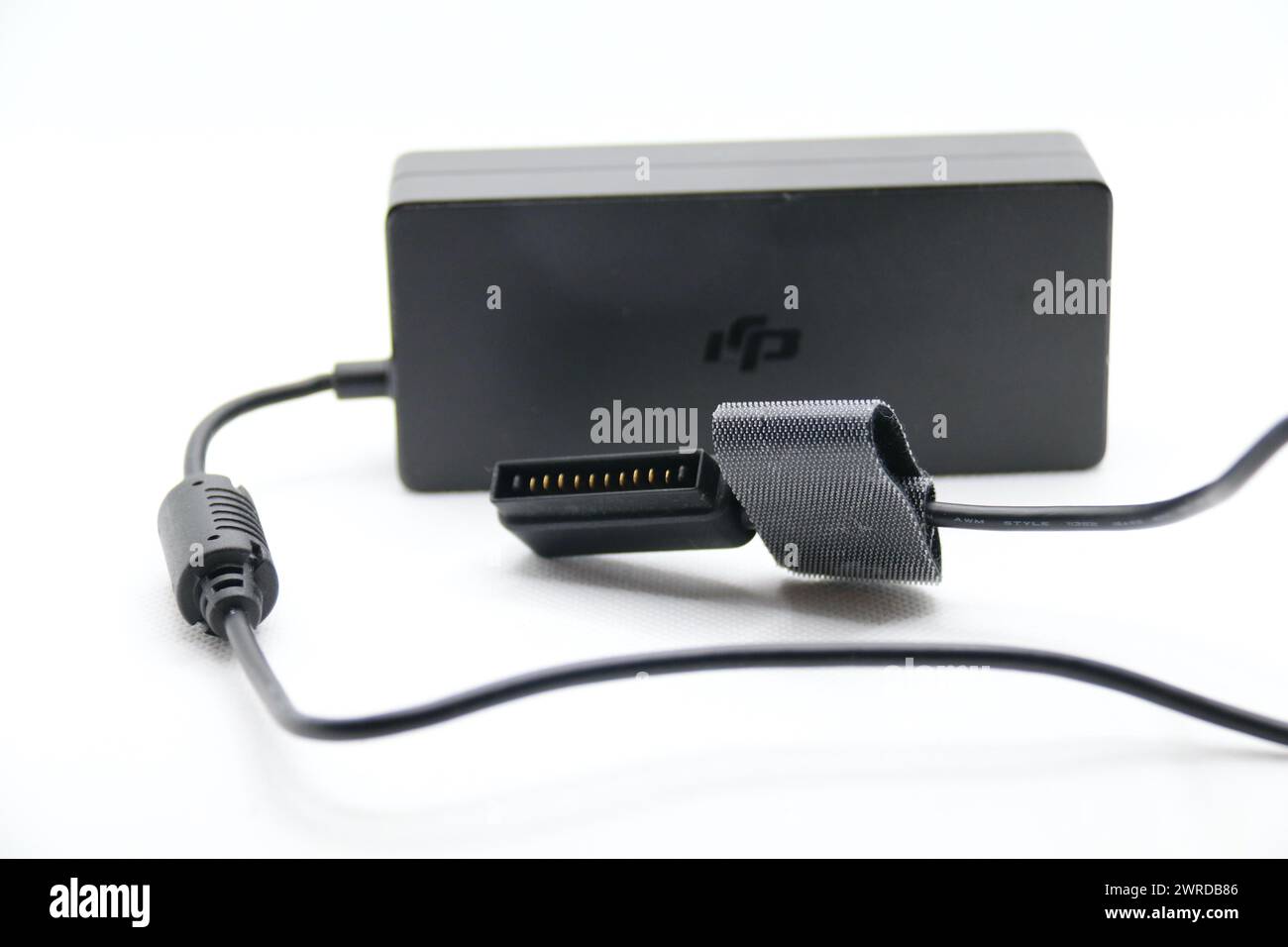 Ein Adapterkabel für DJI-Drohnenbatterie Stockfoto