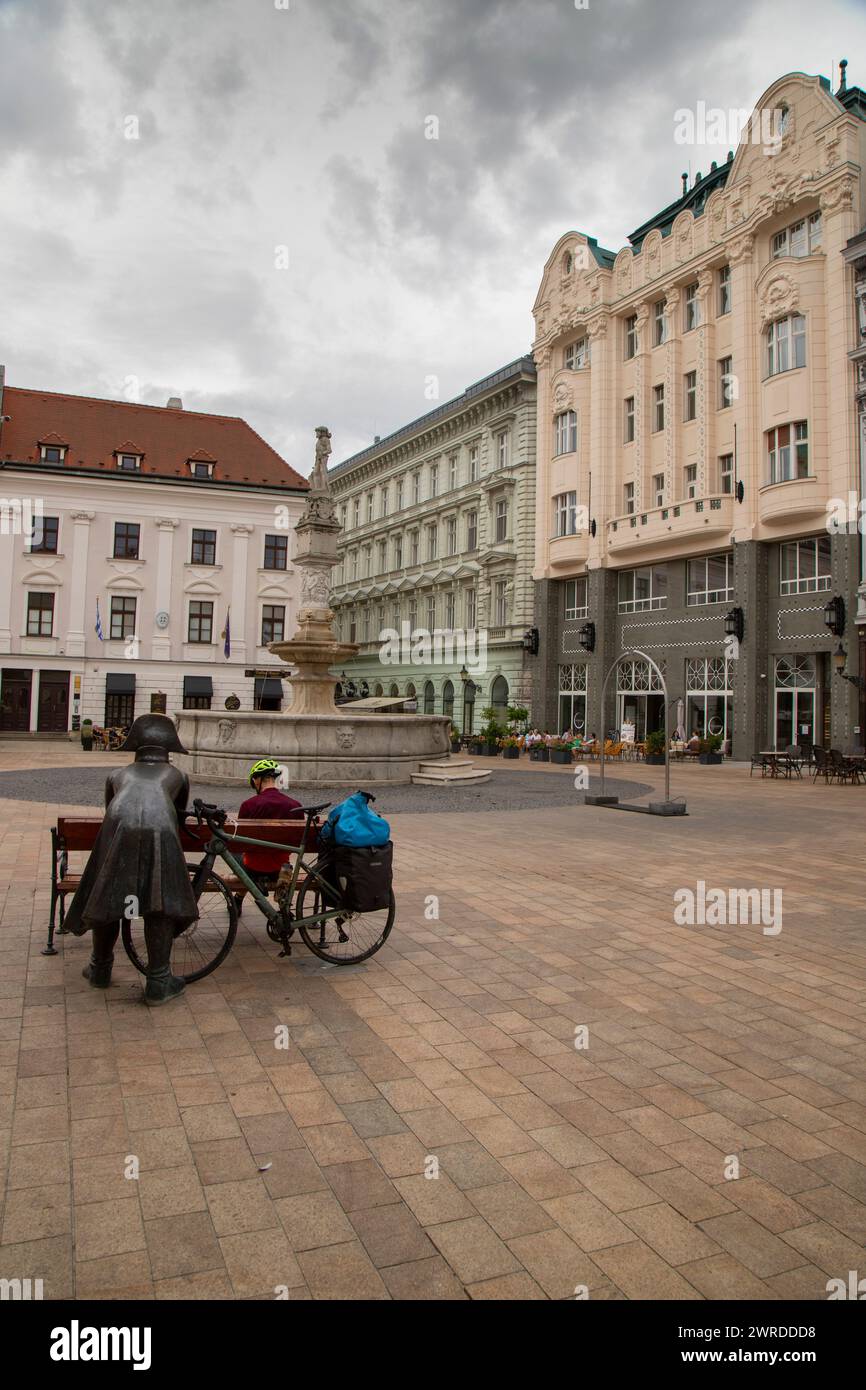 Ein historischer Platz in Bratislava, Slowakei Stockfoto