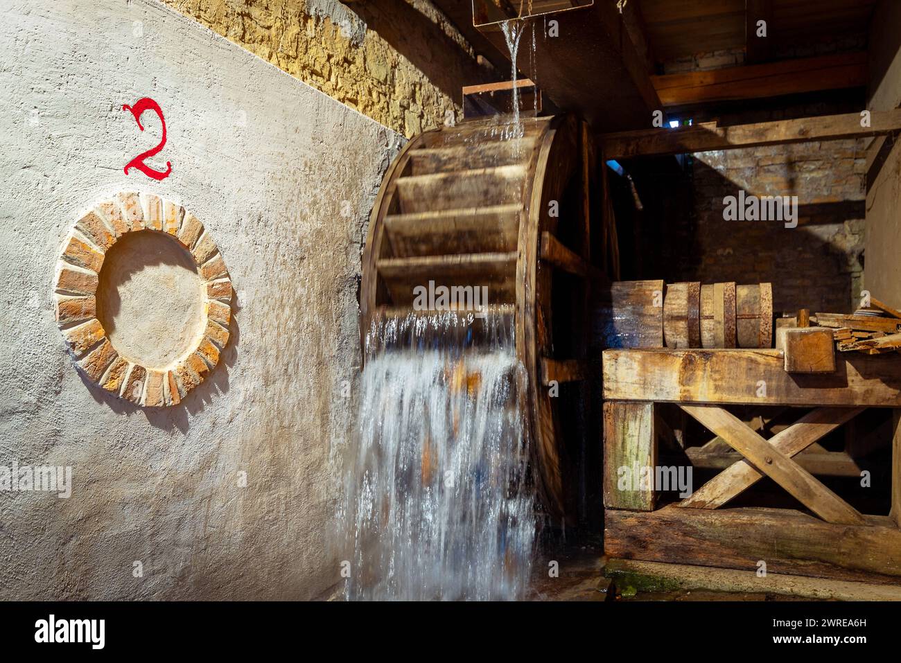 12.12.23. Hohacs, Ungarn, einzigartige Wander- und Wassermühle in Südungarn, Mohacs-Stadt. Diese Schmiede ist eine handgefertigte Mühle. Stockfoto
