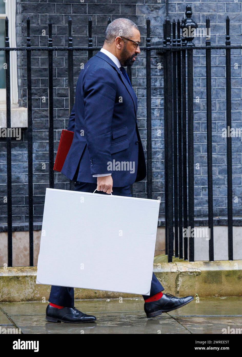 London, Großbritannien. März 2024. James cleverly, Staatssekretär für das Innenministerium, in der Downing Street für die Kabinettssitzung. Quelle: Mark Thomas/Alamy Live News Stockfoto