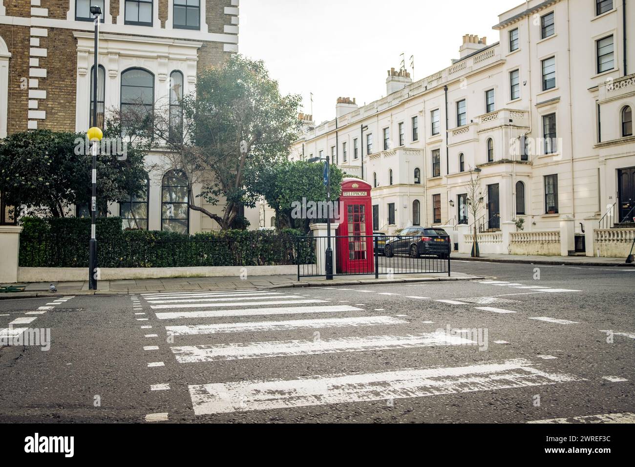 LONDON - 24. JANUAR 2024: Wohnhaus in Maida Vale im Zentrum von West London. Stockfoto