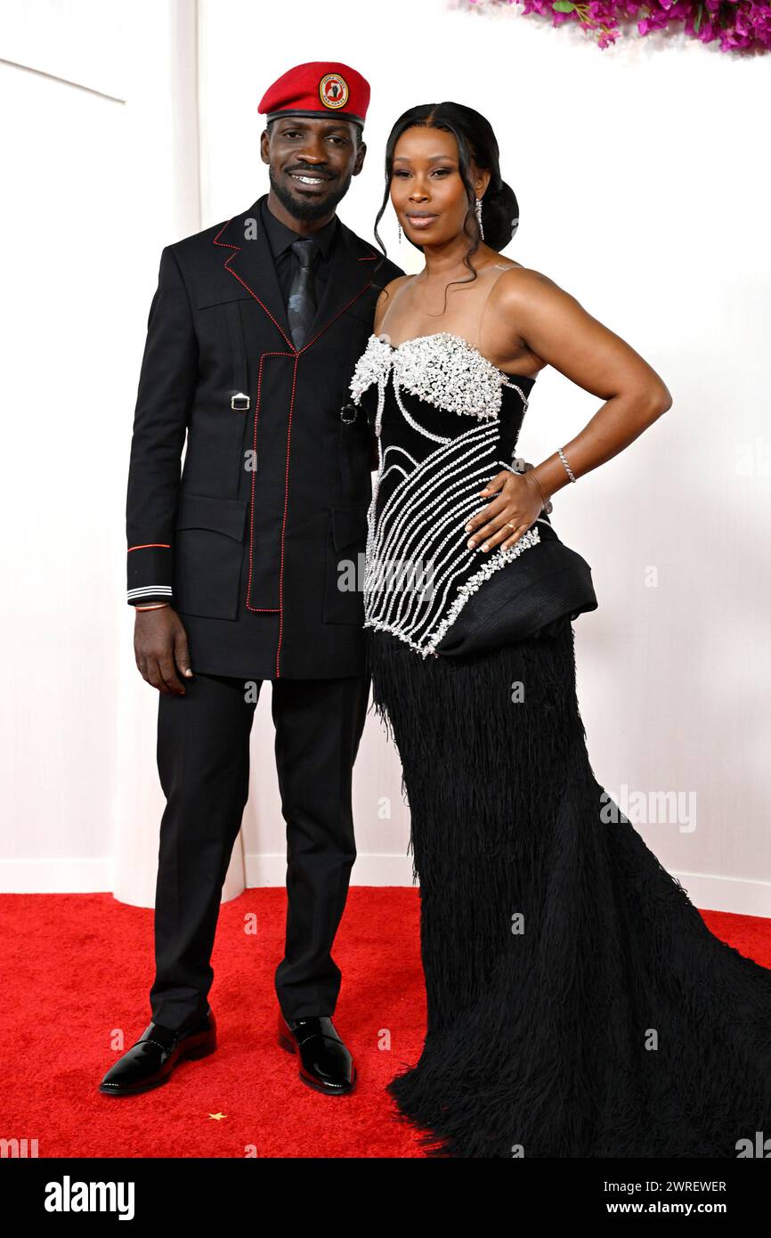 Los Angeles, Ca. März 2024. Bobi Wine und Barbie Kyagulanyi beim 96. Jährlichen Oscars im Ovation Hollywood am 10. März 2024 in Los Angeles, Kalifornien. Quelle: Valerie Goodloe/Media Punch/Alamy Live News Stockfoto