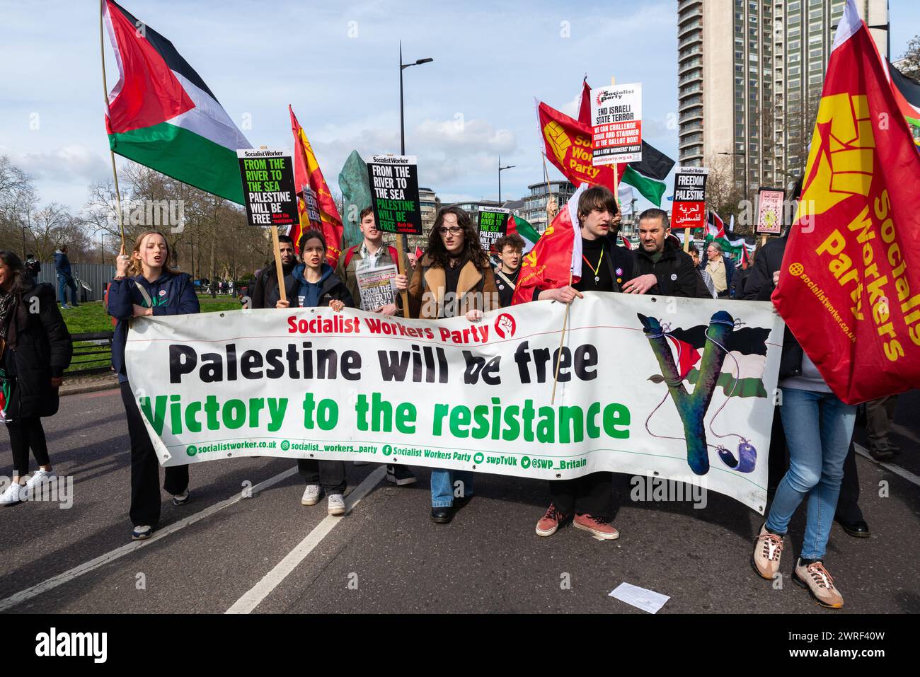 Pro-Palästina-protestmarsch in London, Großbritannien, Protest gegen den Konflikt im Gazastreifen und gegen israelische Besatzung und militärische Aktionen. Stockfoto