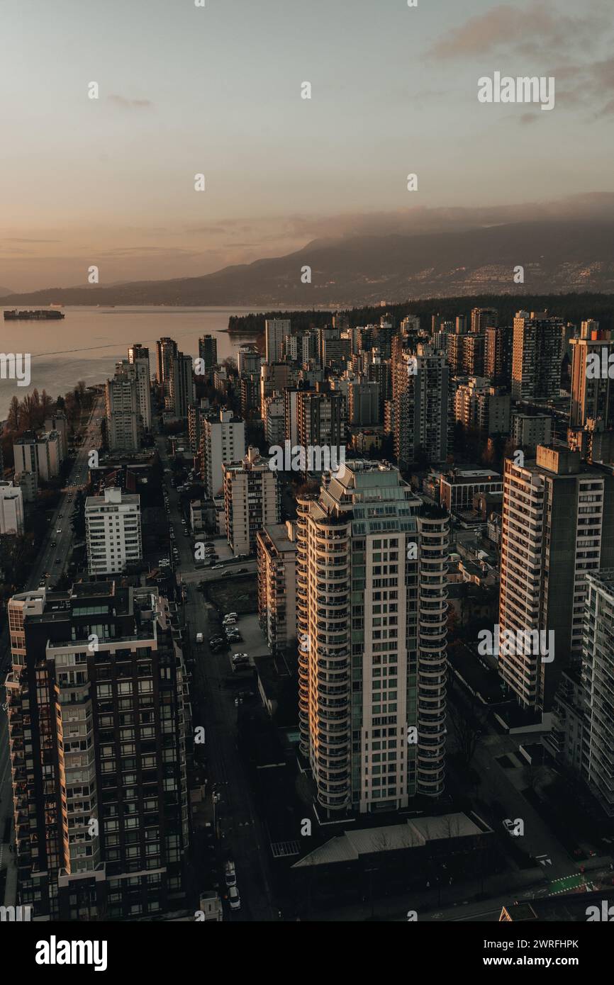 Eine Skyline der Stadt mit Fluss Stockfoto