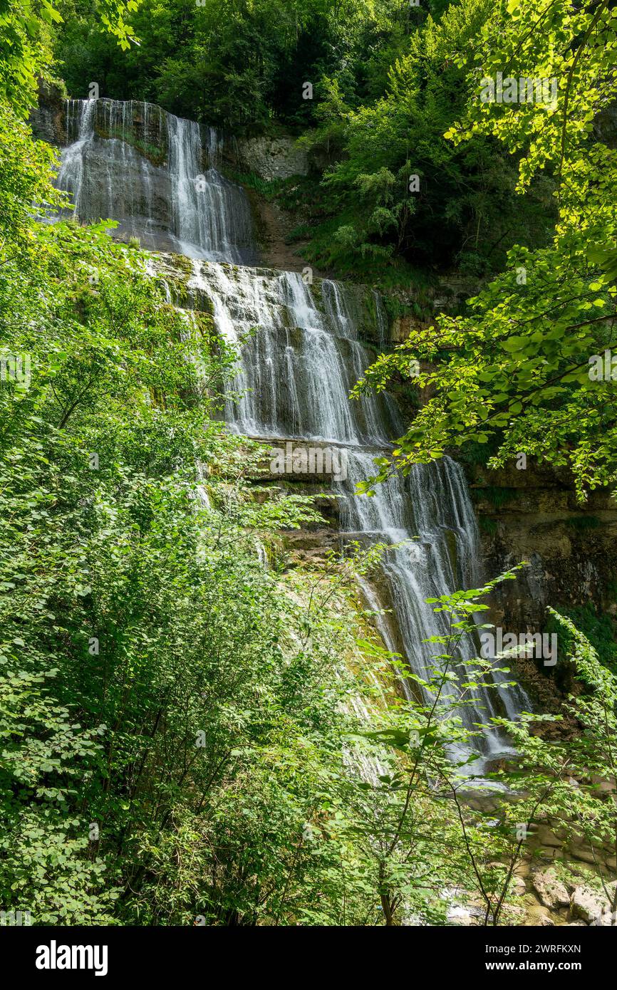 Hérisson Wasserfälle, berühmtes lokales Wahrzeichen im Jura, Frankreich Stockfoto