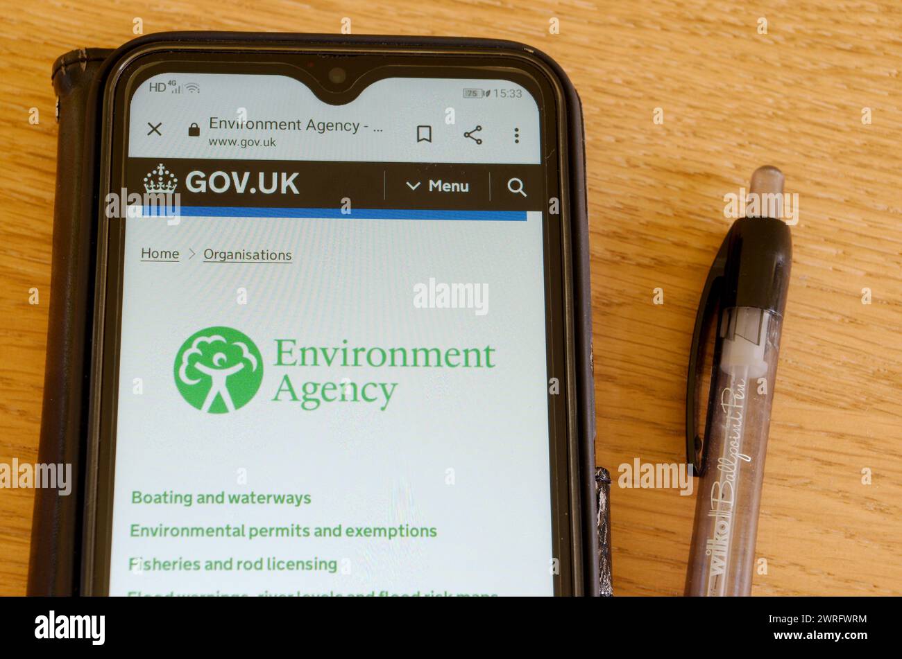 Website der Umweltbehörde der britischen Regierung auf einem Smartphone Stockfoto