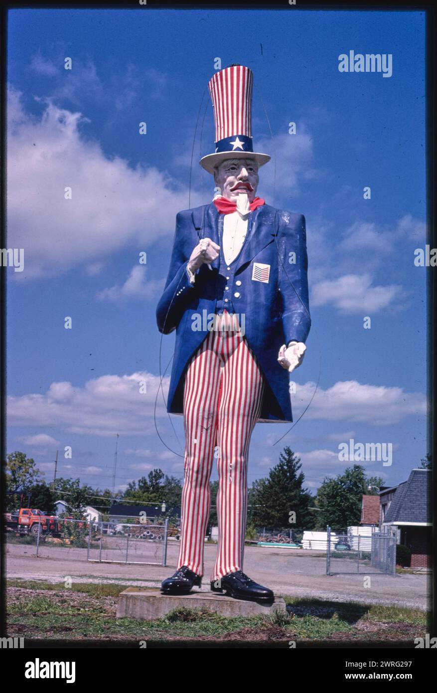 Statue des Fast Food Restaurants von Onkel Sam. Vintage Americana Fotografie. Sehenswürdigkeiten Am Straßenrand. Toledo, Ohio. USA 1980er Jahre Stockfoto