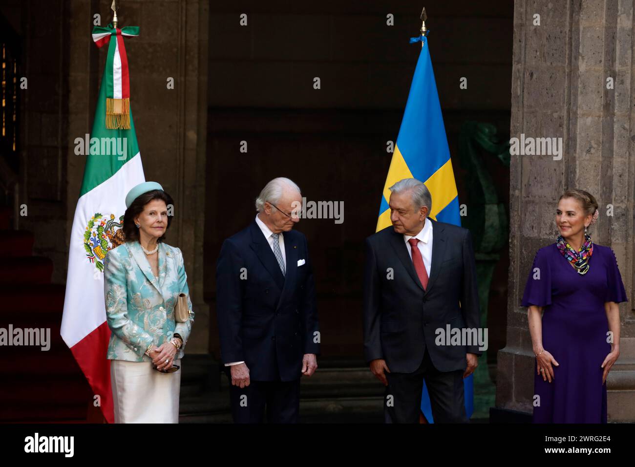 Mexiko-Stadt, Mexiko. März 2024. 12. März 2024, Mexiko-Stadt: Die schwedische Königin Silvia, der schwedische König Carl XVI Gustaf, der mexikanische Präsident Andres Manuel Lopez Obrador und Beatriz Gutiérrez Müller nehmen am ersten Tag des Staatsbesuchs in Mexiko im Nationalpalast Teil. Am 12. März 2024 in Mexiko-Stadt. (Foto: Luis Barron/Eyepix Group/SIPA USA) Credit: SIPA USA/Alamy Live News Stockfoto