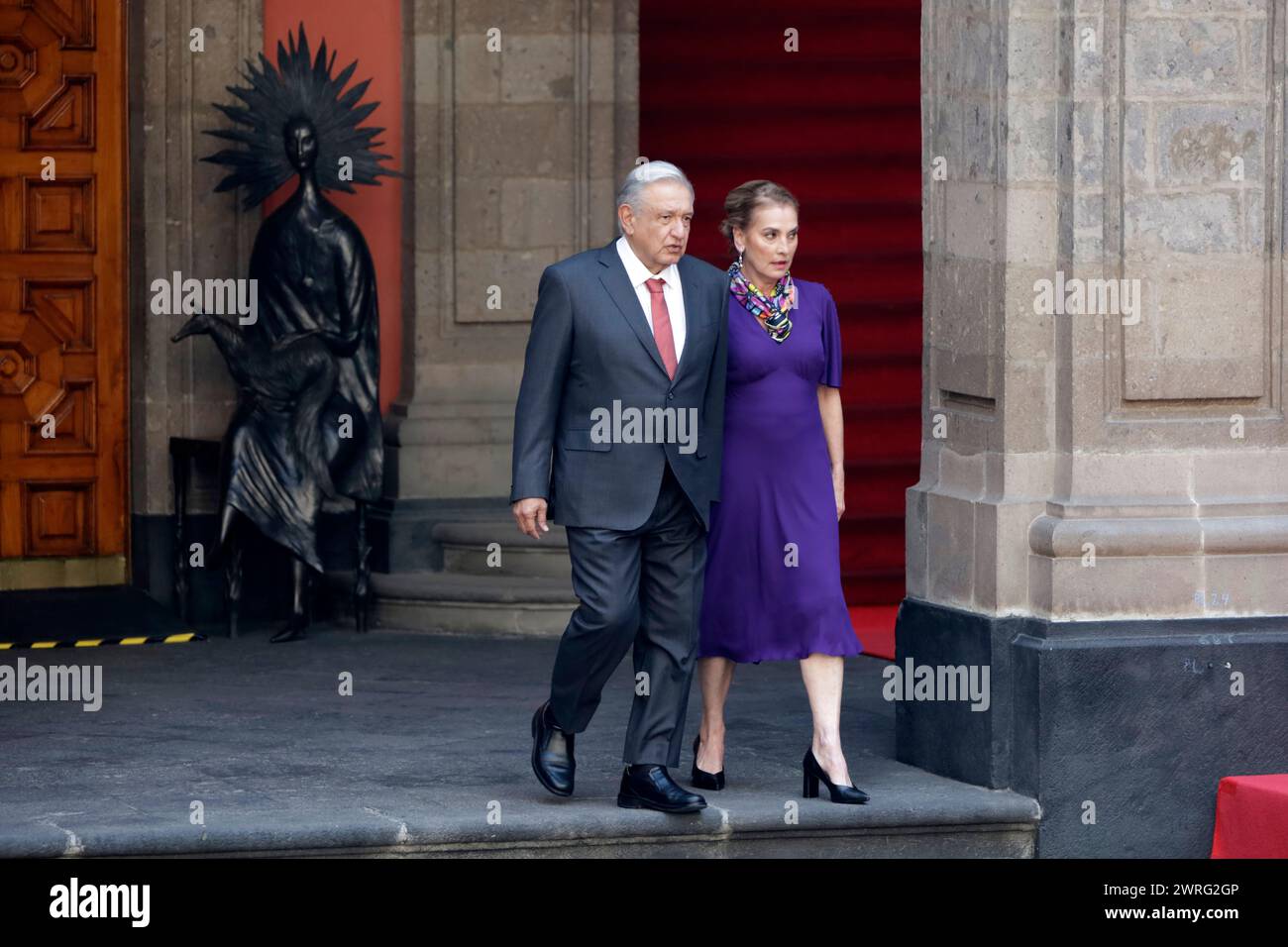 Mexiko-Stadt, Mexiko. März 2024. Mexikos Präsident Andres Manuel Lopez Obrador und Beatriz Gutiérrez MÃ¼ller nehmen am ersten Tag des schwedischen Staatsbesuchs in Mexiko im Nationalpalast Teil. Am 12. März 2024 in Mexiko-Stadt. (Kreditbild: © Luis Barron Eyepix Group/OKULARIE via ZUMA Press Wire) NUR REDAKTIONELLE VERWENDUNG! Nicht für kommerzielle ZWECKE! Stockfoto