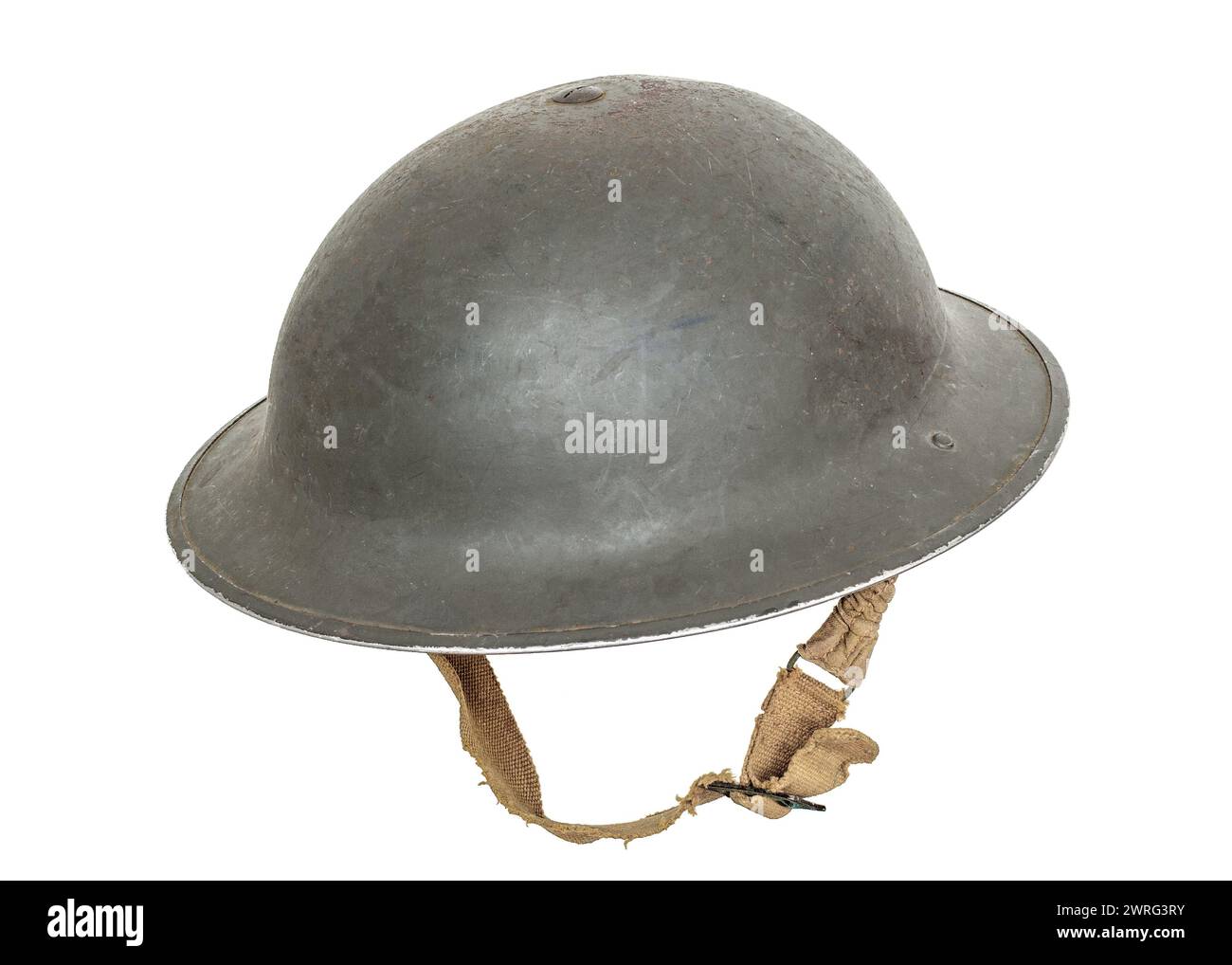 brodie-Helm aus dem Weltkrieg isoliert auf weiß Stockfoto
