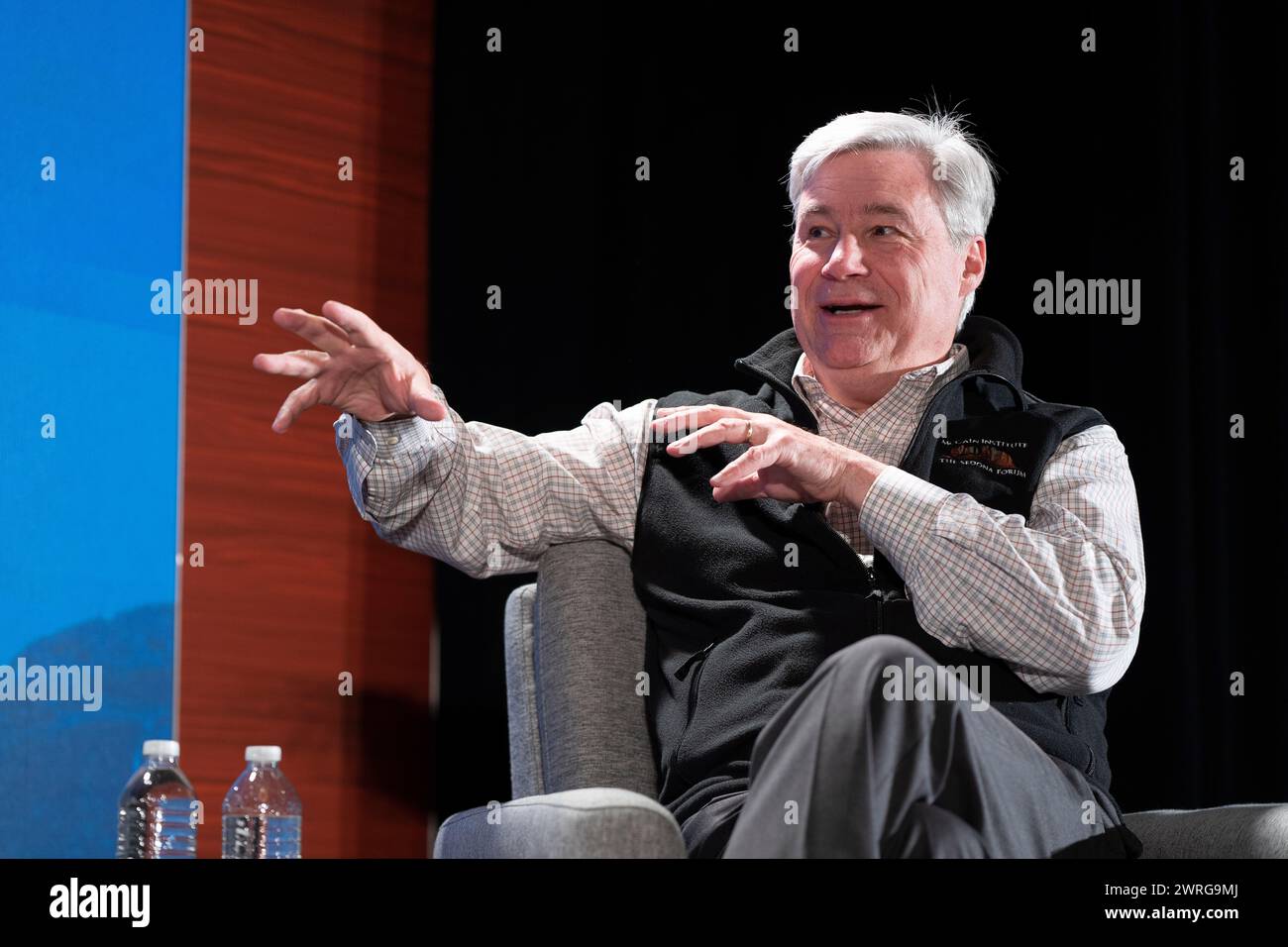 Senator Sheldon Whitehouse spricht beim jährlichen McCain Institute Sedona Forum Stockfoto