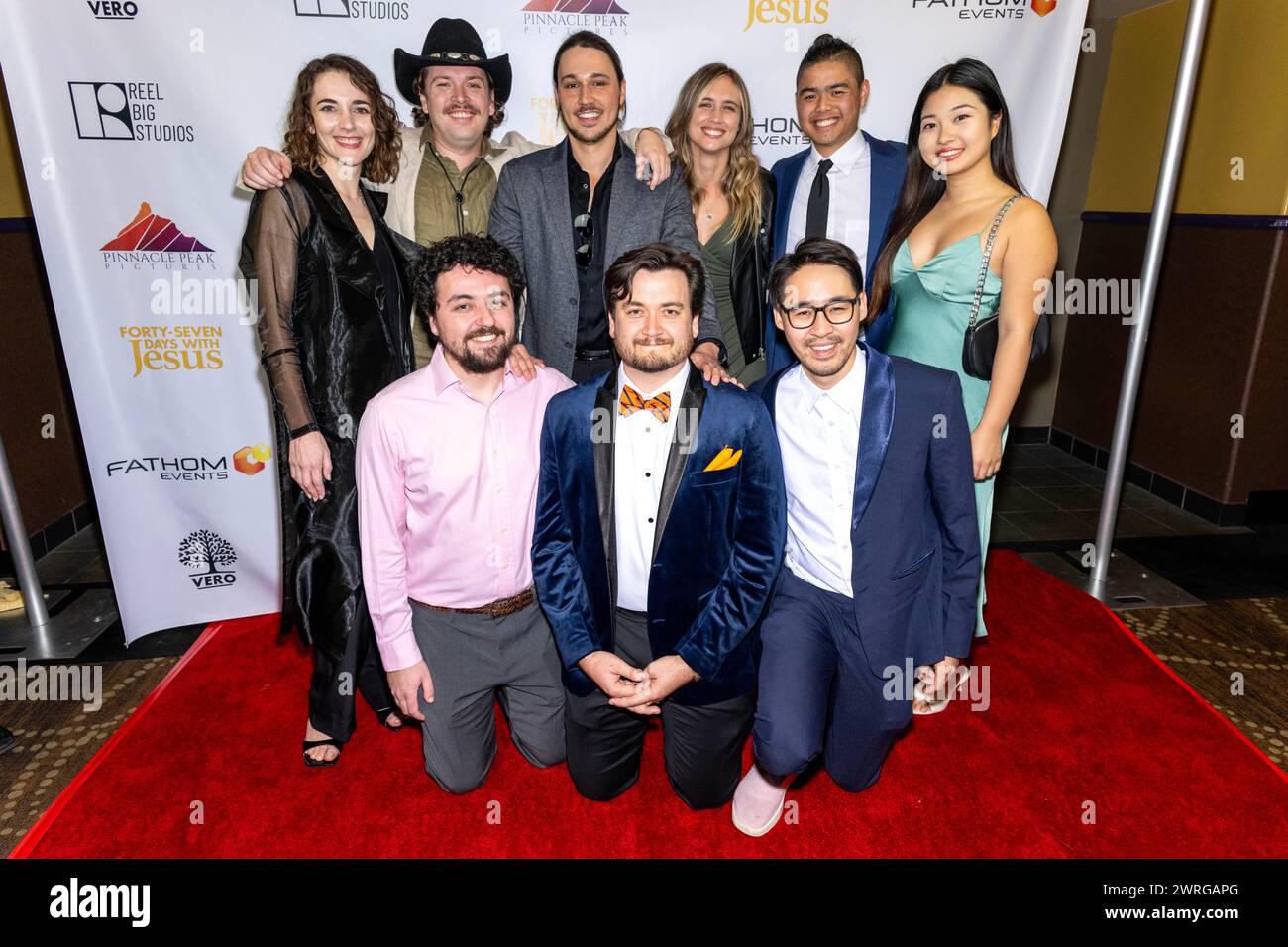 Burbank, USA. März 2024. Die Produktionsabteilung nimmt an der Premiere des Films „Forty-Seven Days with Jesus“ in Los Angeles Teil, am 11. März 2024 Credit: Eugene Powers/Alamy Live News Stockfoto