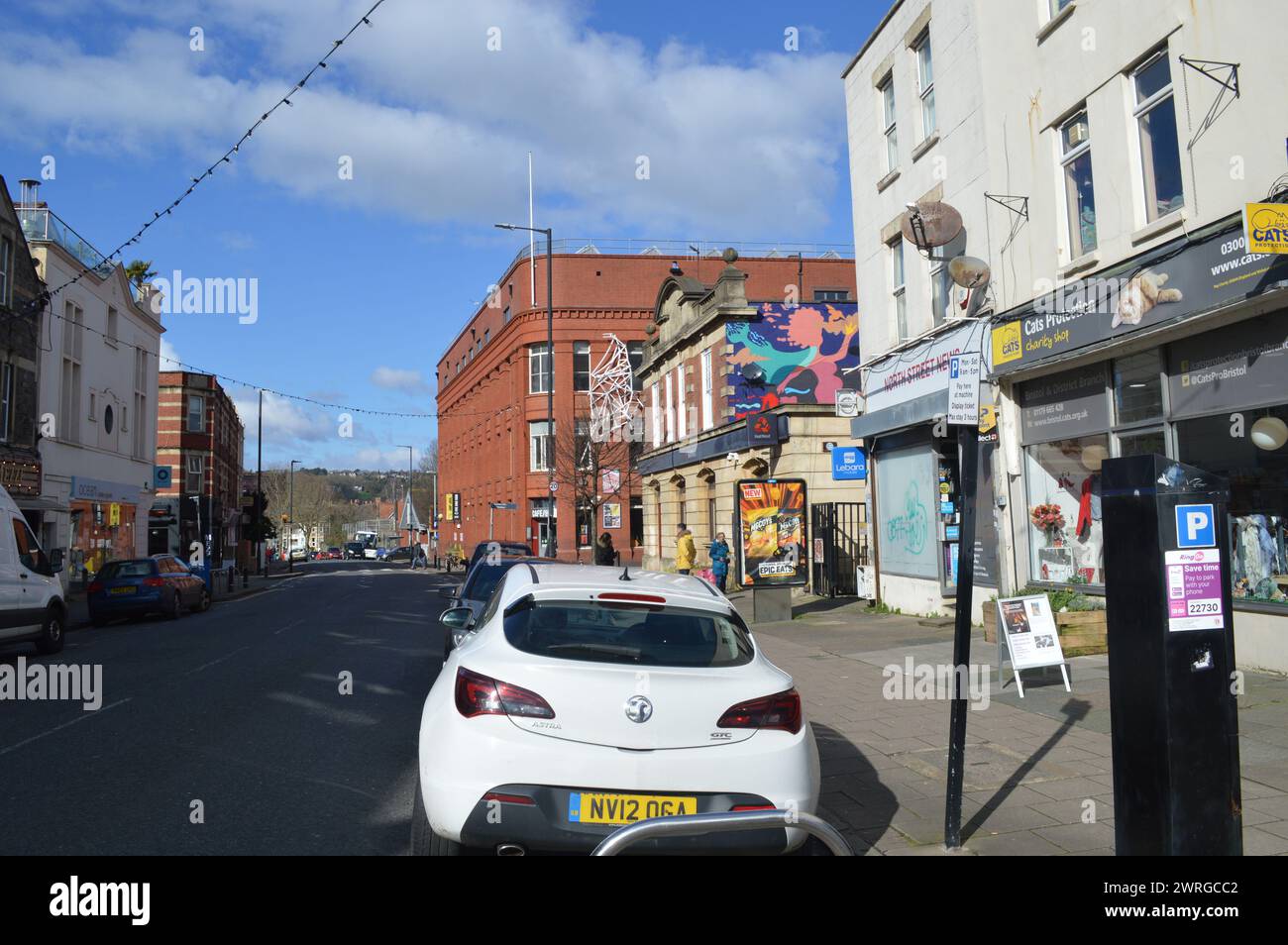 North Street in Bedminster, Bristol. England, Vereinigtes Königreich. Februar 2024. Stockfoto