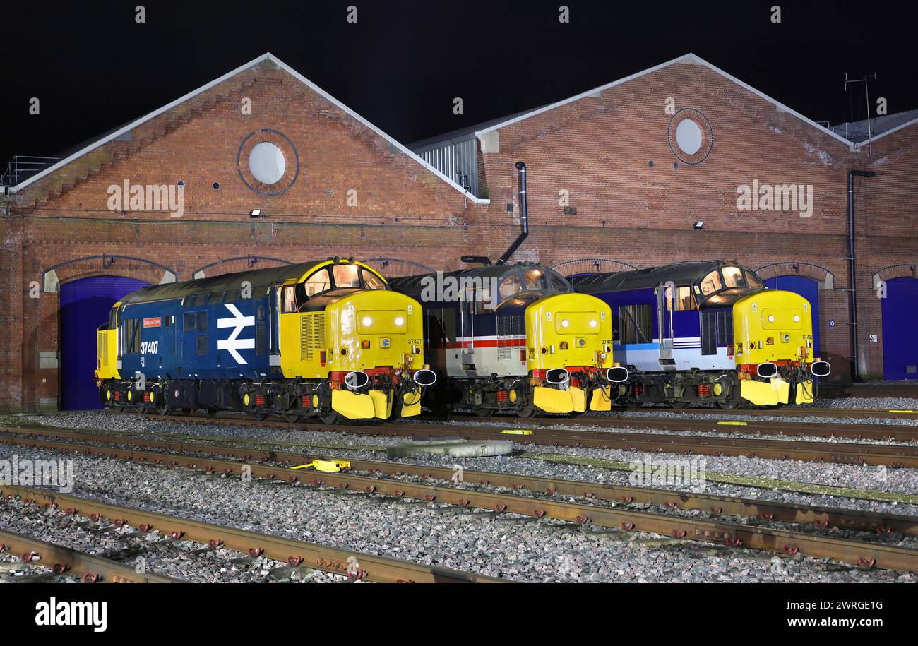 37407, 37419 und 37425 stehen in York Holgate Works am 16.12.23. Stockfoto