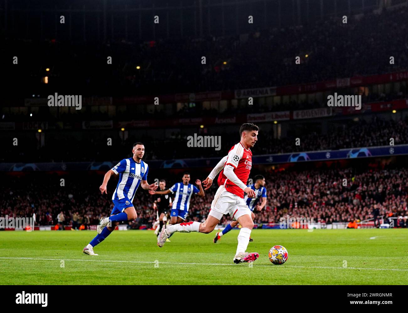Kai Havertz von Arsenal kontrolliert den Ball während des Achtelfinales der UEFA Champions League, dem zweiten Legspiel im Emirates Stadium in London. Bilddatum: Dienstag, 12. März 2024. Stockfoto