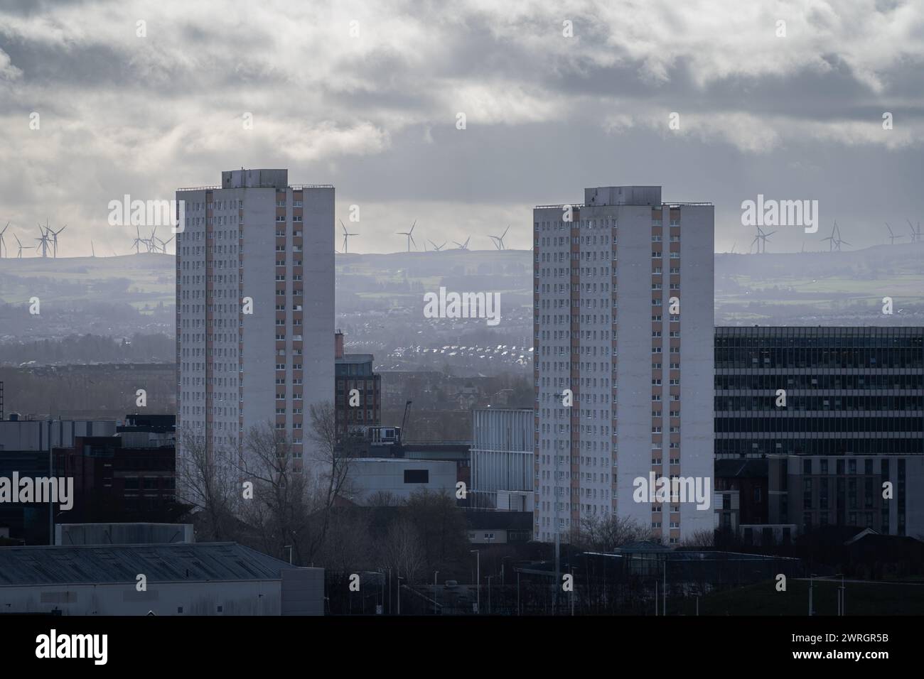 City of Glasgow College mit der Skyline von Glasgow Stockfoto