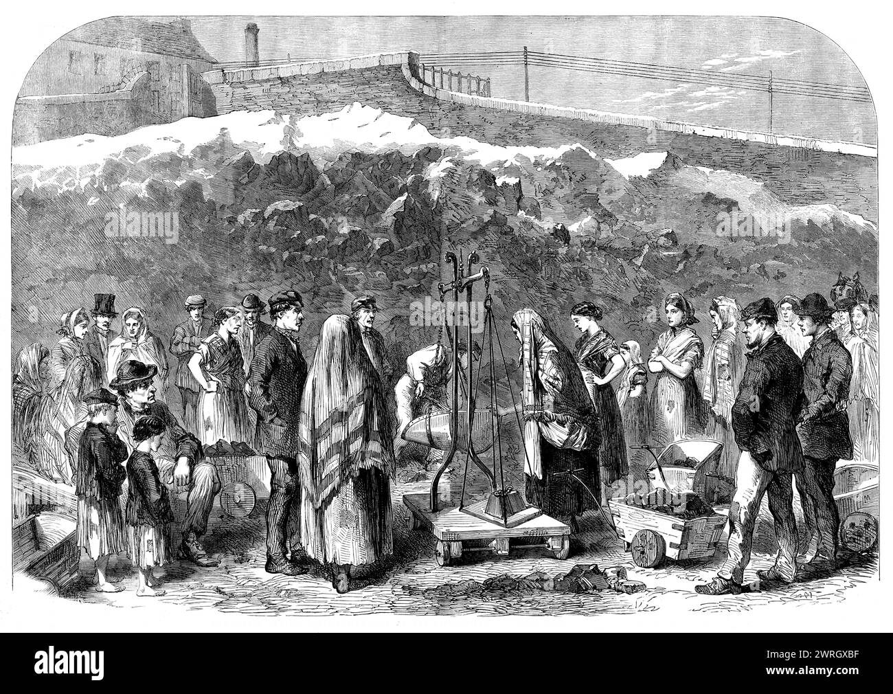 The Cotton Hunger: Verteilung von Kohle am Castle-Field Old Coal-Kai, Manchester, 1862. Wohltätigkeitsorganisation für arbeitslose Textilarbeiter von Lancashire. "Diejenigen, die in der vergangenen Woche meinen Bericht über Manchester gelesen haben, werden sich daran erinnern, dass ich erklärt habe, dass jeder Empfänger der Hilfe ohne weiteren Antrag Anspruch auf eine Gewährung von Kohlen hatte, die in ihrer Menge mit der Familie variieren. Ein großer Fonds wird zur Verfügung gestellt und von einem Unterausschuss, der im Rahmen der Provident Society tätig ist, für die Versorgung mit Treibstoff bereitgestellt. Die Verteilung begann vor ein paar Wochen und hat begonnen, ihre Auswirkungen auf die Menschen zu zeigen, die von ihren besonderen strömen Stockfoto