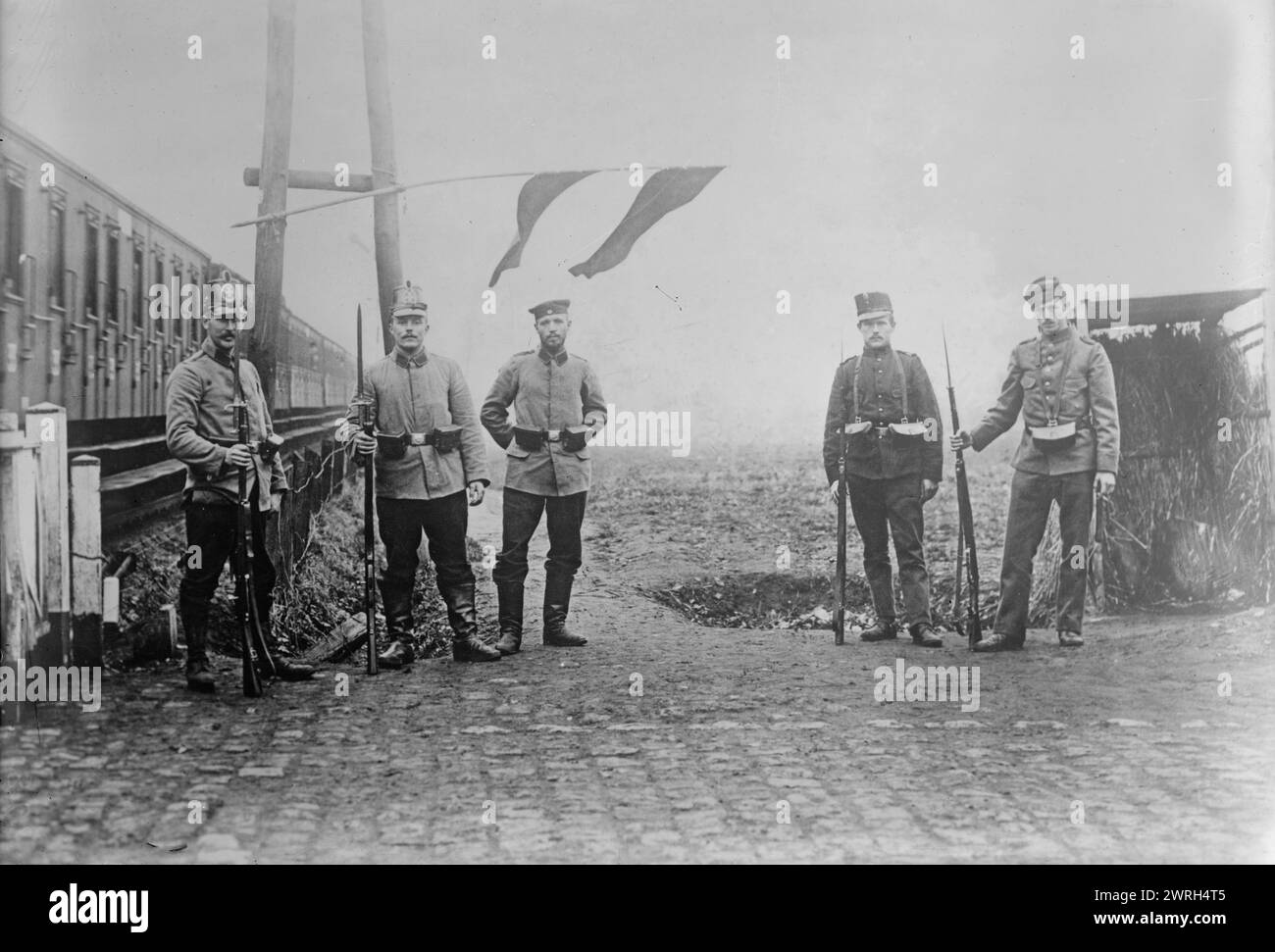 Niederländische Soldaten an der belgischen Grenze zwischen 1914 und 1915. Soldaten im Ersten Weltkrieg Stockfoto