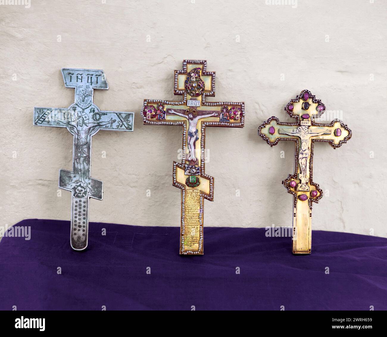 Kreuze - Ein Geschenk von Fedor, Kirill und Nataliia Naryschkin, Trinity Kloster, Aleksandrow, 1911. Stockfoto