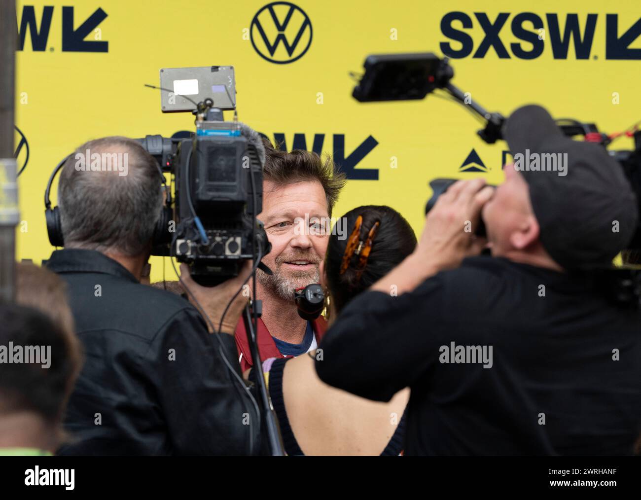 DAVID LEITCH, Regisseur des neuen Films „The Fall Guy“, spaziert bei der Weltpremiere des Films während des South by Southwest (SXSW) Filmfestivals am 12. März 2024 auf dem roten Teppich vor dem Paramount Theater in der Innenstadt von Austin. Quelle: Bob Daemmrich/Alamy Live News Stockfoto