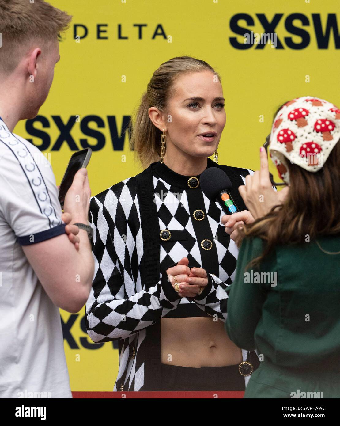 Die Schauspielerin EMILY BLUNT, die Jody Moreno in dem neuen Film „The Fall Guy“ spielt, läuft bei der Weltpremiere des Films während des South by Southwest (SXSW) Filmfestivals am 12. März 2024 auf dem roten Teppich vor dem Paramount Theater in der Innenstadt von Austin. Quelle: Bob Daemmrich/Alamy Live News Stockfoto