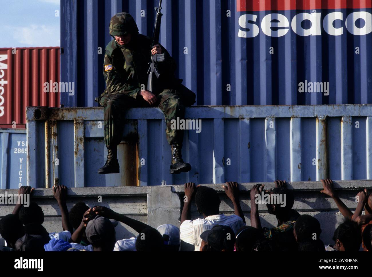 Amerikanische Truppen in Port-au-Prince, Haiti, helfen bei der Wiederherstellung von Ordnung und Demokratie während der politischen Turbulenzen im Jahr 1994. Foto: Wesley Bocxe Stockfoto