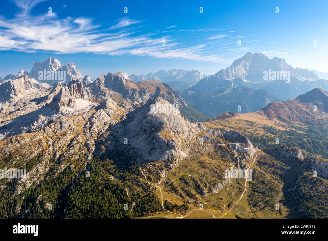 Blick vom Gipfel des Lagazuoi-Berges auf Pelmo und Civetta, dolomiten, Italien Stockfoto