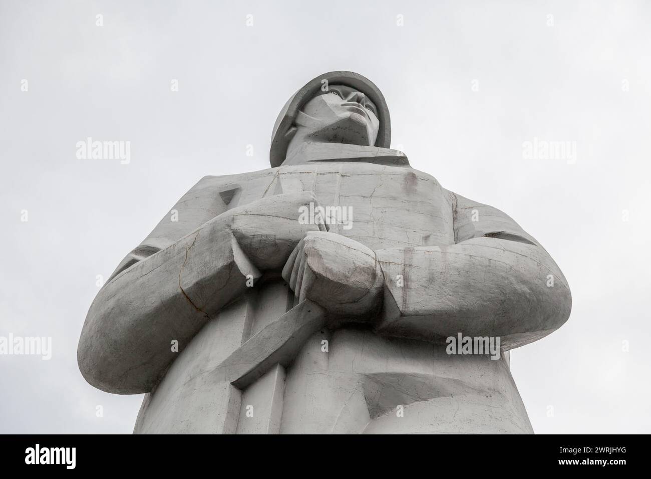 MURMANSK, RUSSISCHE FÖDERATION - 6. AUGUST 2015 - Denkmal der Verteidiger der sowjetischen Arktis während des Großen Vaterländischen Krieges - Aljoscha Stockfoto